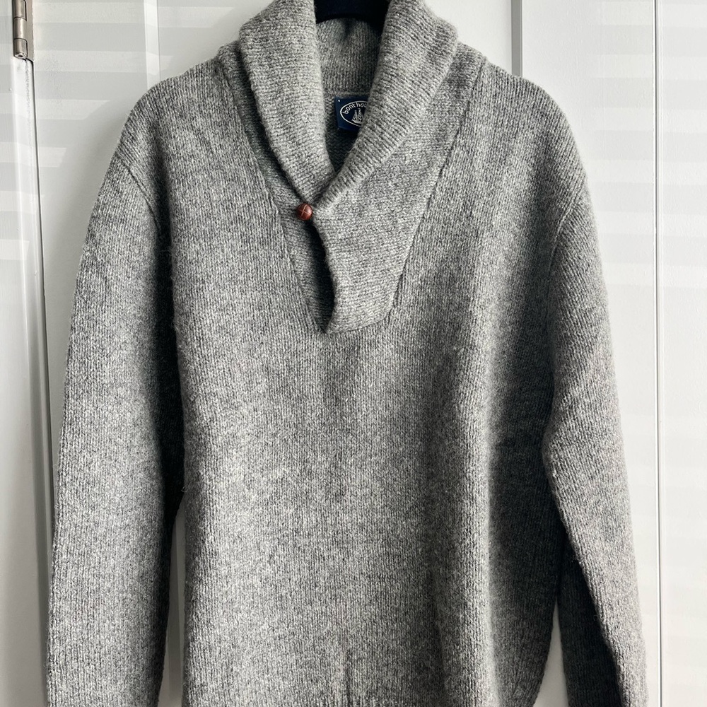 Boathouse Row Gray Sweater Sz M